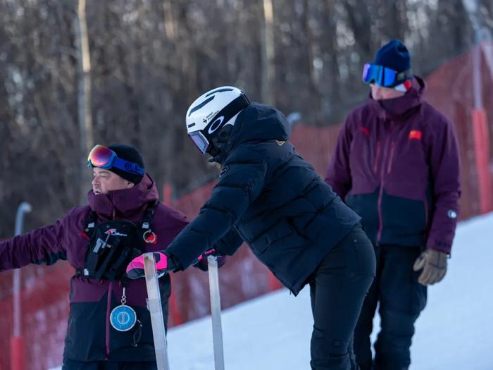 出征冬奥，剑指米兰！金山岭银河滑雪场全力护航国家队备战米兰冬奥会|AC米兰|雪道|平行大回转|单板滑雪|国际雪联_新浪体育_新浪新闻